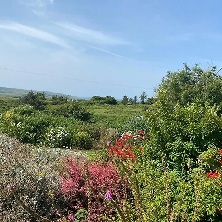 Atlantic Garden Lodge,art &garden