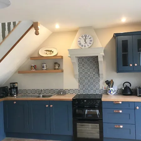 Atlantic Garden Lodge,art &garden Apartment Lisdoonvarna