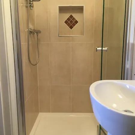 Appartement Atlantic Garden Lodge,art &garden Lisdoonvarna