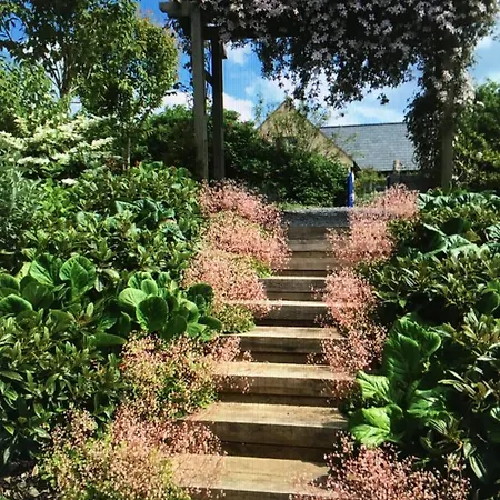 Atlantic Garden Lodge,art &garden Apartment